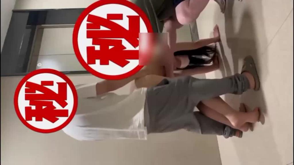 【极限露出】网红“琳琳”调整户外漏出~性爱外卖!高端定制~ 预览截图 7