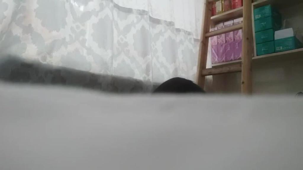 2 【快餐纪实】发廊前厅理发里屋啪啪，也不怕顾客来后面洗头发！全程真实对话！ 看一下逼别急先戴套，我不看逼起不了咋戴套！舒服吧我操逼很厉害！ 预览截图 9