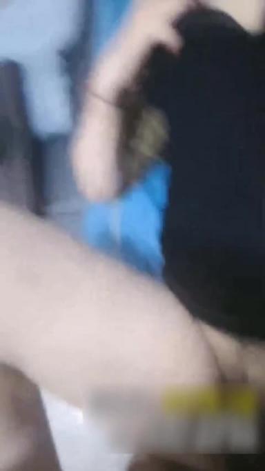 深夜调教按摩店风骚老板娘露脸舔弄大鸡巴让小哥直接在按摩床上无套爆草蹂躏浪叫呻吟不止直接内射骚穴 预览截图 5