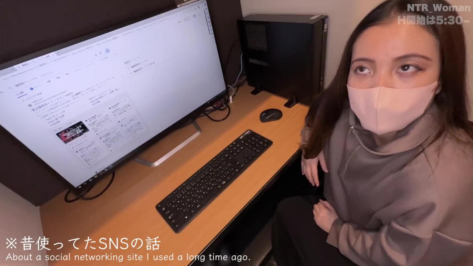 在Necafe的封闭房间里戴绿帽子的美丽妻子边看AV边做同样动作的女牛仔位置太色情了-NTR_Woman 预览截图 2