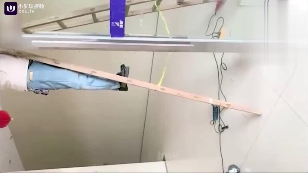 【户外勾引】巨乳萌妹花钱请装修师傅修理下面! 预览截图 2