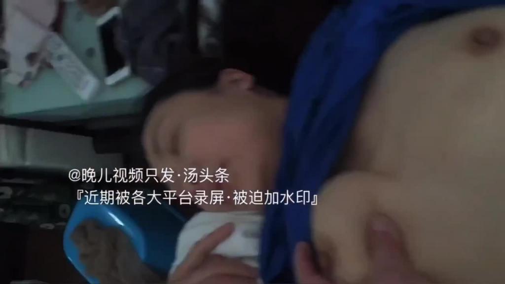 火爆(和丈母娘乱伦)大奶骚妈说要喷了叫声震天看表情爽死了露脸 预览截图 4