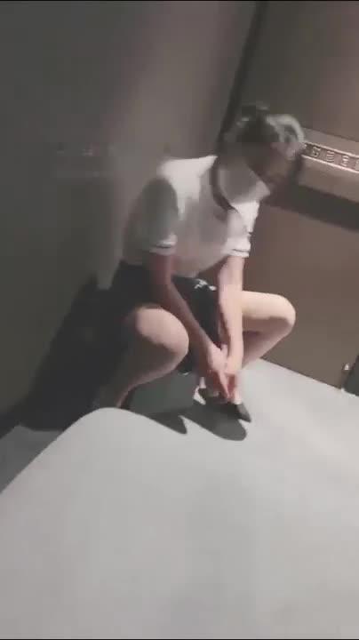【调教女奴02】带母狗去足浴店玩，阿姨都被你们玩坏了（全程高能） 预览截图 10