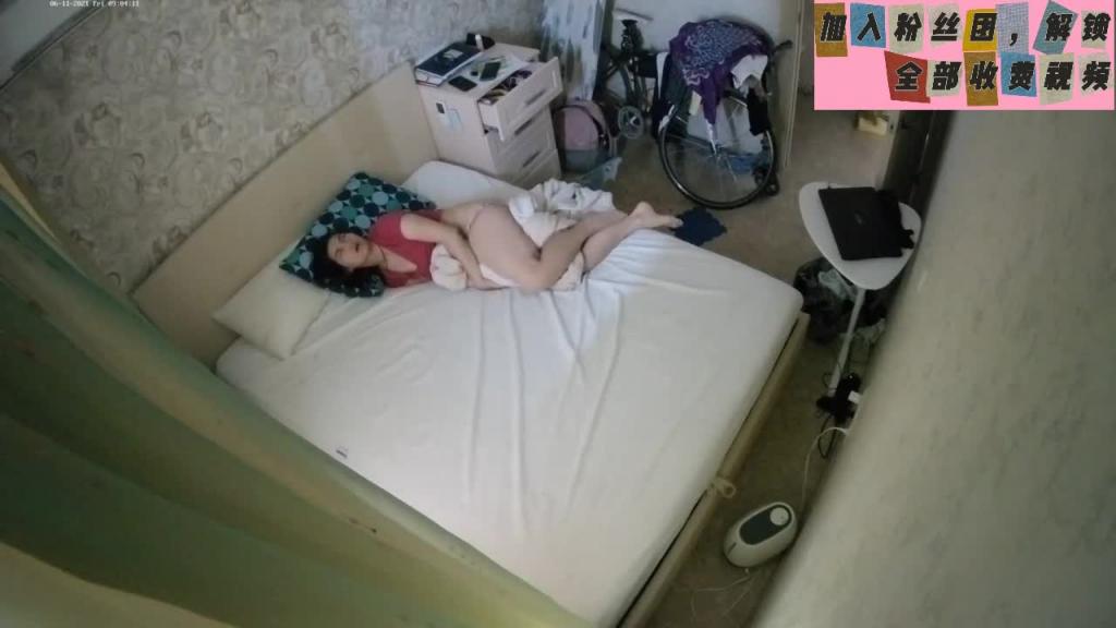【家庭摄像头】偷窥美女模特自慰 预览截图 11