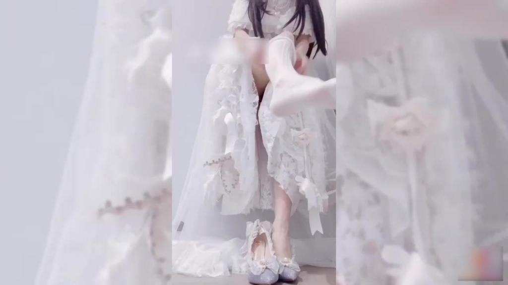 最新曼妙身材白丝花嫁美少女』可爱兔』主人调教情节美足情色足交 预览截图 1