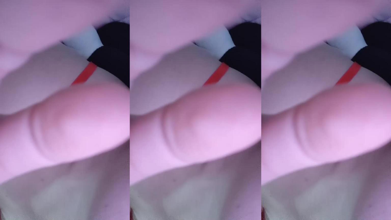 抖音网红【小朱朱珠】土豪高价定制的大尺度巨乳裸舞抠逼粉穴福利 预览截图 12