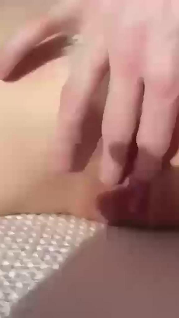 上海桃李高中18岁高三校花张诗瑶兄妹乱伦,高考前夕表哥帮妹妹补课擦出爱情火花,一发不可收拾一字做爱· 预览截图 1