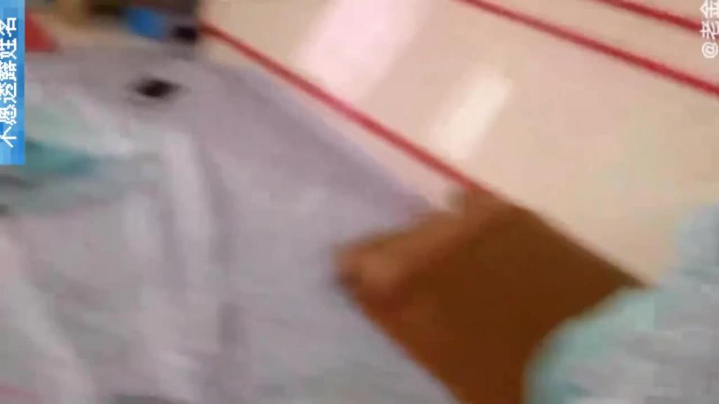 【家庭乱伦之时尚奶奶】恋奶癖,真实奶孙乱伦甄选孙子内射奶奶 预览截图 2