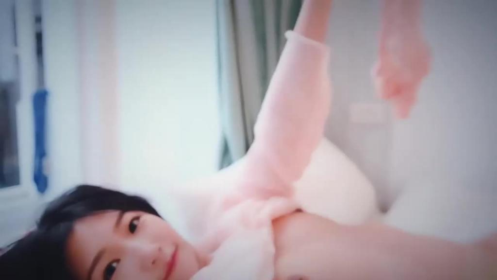 【JVID】”mini肉包“首次开腿!极品粉嫩鲍映入眼帘! 预览截图 4