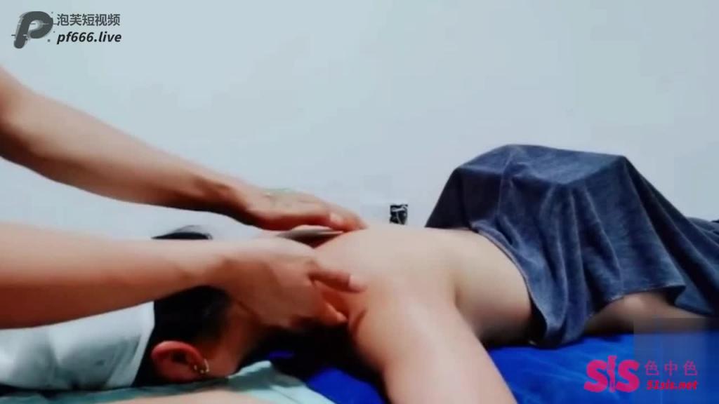 【真实女子SPA】年轻小白领声音非常甜美被掏出鸡巴蹭蹭就滑进去了 预览截图 2