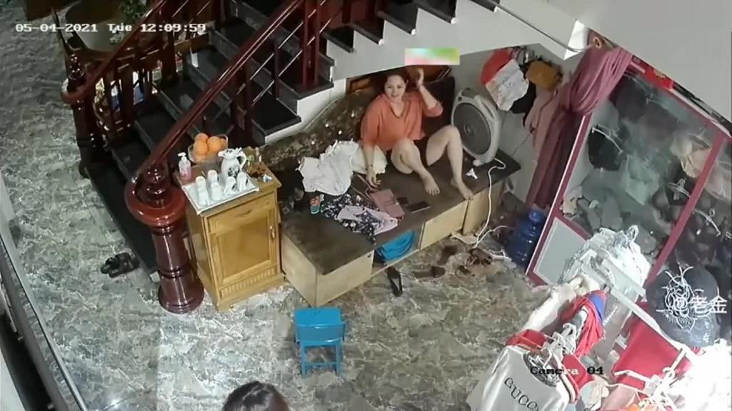 【福利】真实广州富婆岳母和女婿乱伦偷晴，女儿不在家女婿半夜和岳母乱伦 预览截图 8