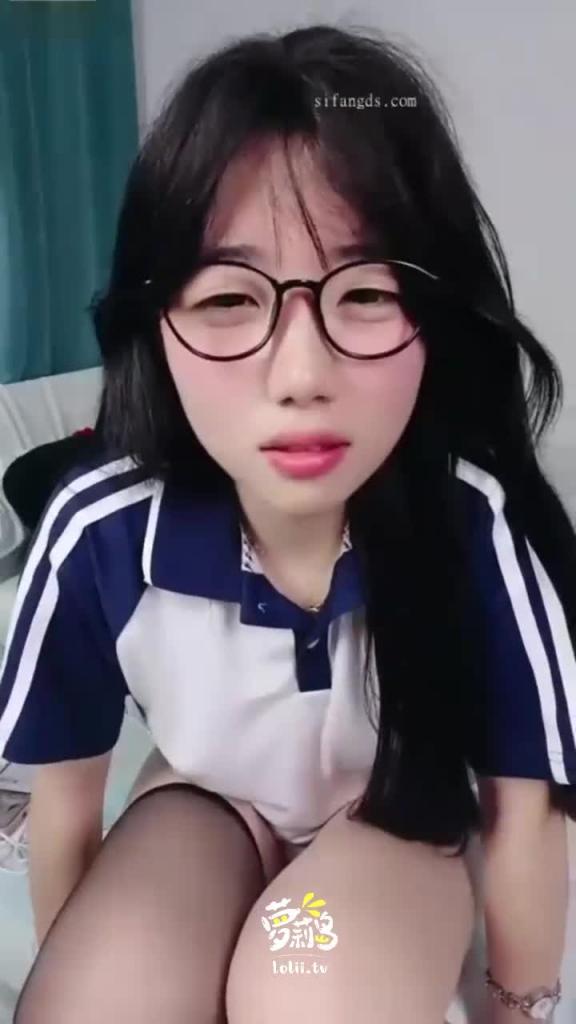 高中生学妹偷偷半夜赚快钱妹子的颜值和身材都很极品 预览截图 2