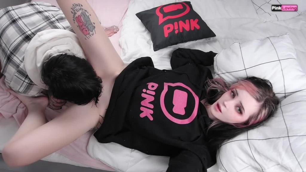 『pinkloving』与闺蜜视频聊天撞见她的继兄,并勾引他对我射精 预览截图 7
