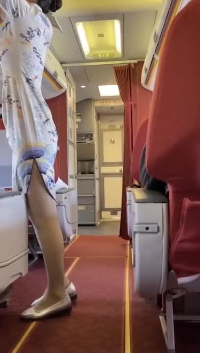 【空姐】盘点抄底偷拍空姐_富哥是怎么玩空姐的 预览截图 10