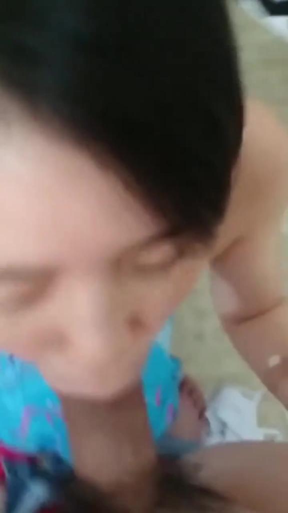 淫荡骚妈给儿子口爆 预览截图 5