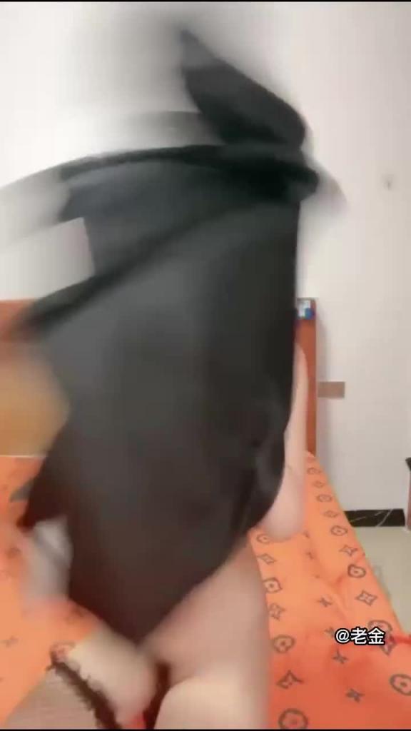 警校E罩杯小姨子和官二代姐夫偷晴,极品美乳,细腰苗条八字奶勐干小姨子内射。 预览截图 8