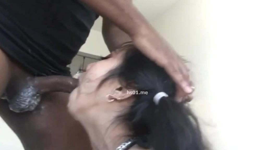 亚裔媚黑-直接被黑鸡巴深插到胃,每天都要给黑主人深喉一小时,直接唾液拉丝 预览截图 7