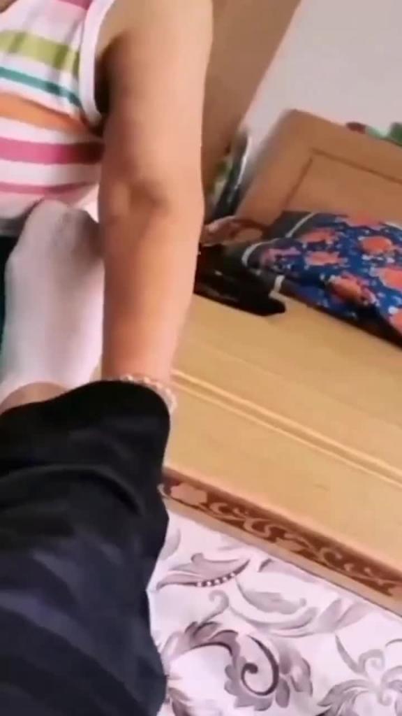 【超强乱伦】奶奶日盼夜盼终于把孙子盼来了知道自己可以爽一下笑得异常开心 预览截图 2