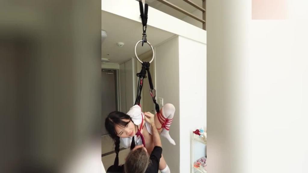 大屌老外继父和亚裔继女的淫乱生活破处女儿惨叫喊疼不要 预览截图 5