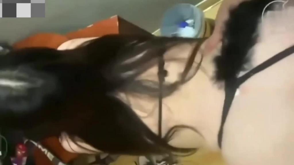 【姐弟乱伦】趁亲姐离婚寂寞难耐拿下爆操,一次又一次的内射姐姐的骚逼 预览截图 7