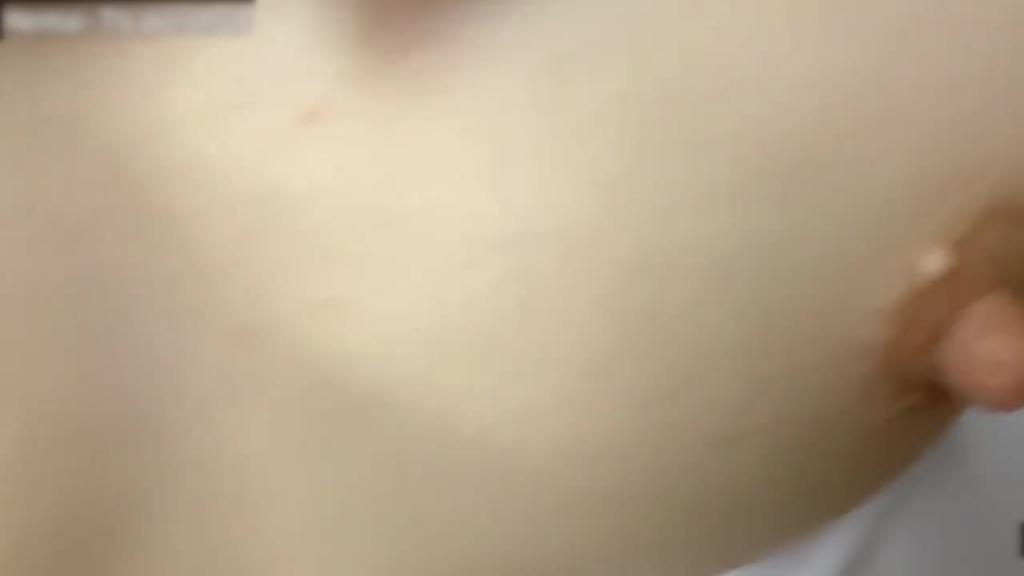 稚嫩女儿被爸爸用JK服装套路操逼,没想到女儿同意了 预览截图 2