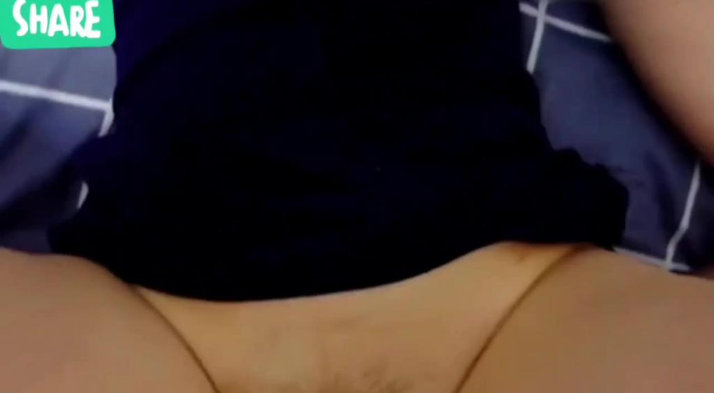 【兄妹乱伦】熟睡的妹妹被猥琐哥哥强行插入无套破处 预览截图 9