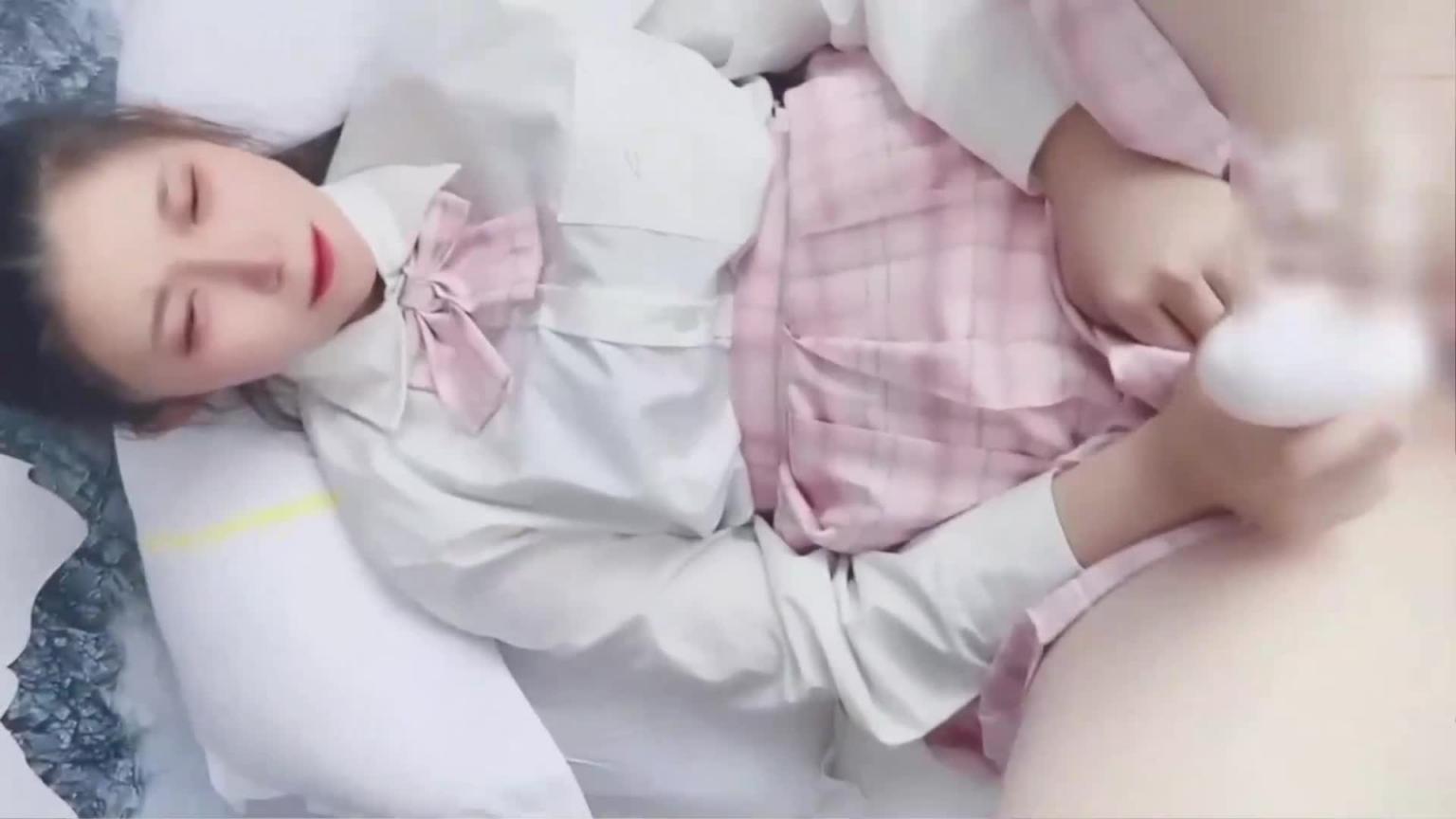 极品网红反差姨JK学生妹司雨a震动棒强击嫩穴白浆横流大屌深入爆浆超强反差 预览截图 2
