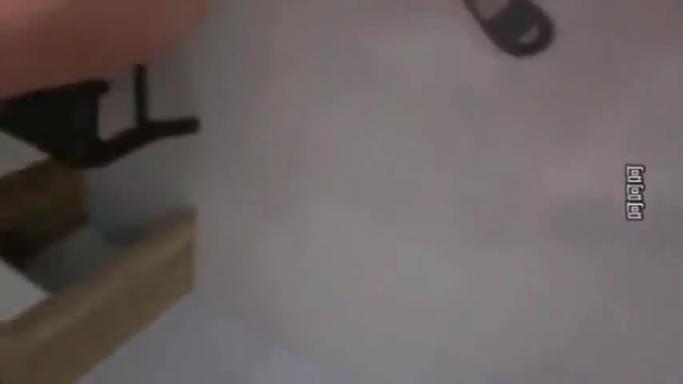 2/3淫荡少妇偷情小叔子 当着双胞胎儿子被小叔子爆操 边吃儿子鸡巴边被操 超刺激！ 预览截图 9