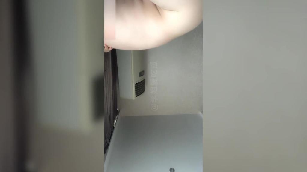 万万没想到姐姐是个骚货!真实勾搭亲姐大量聊天记录+啪啪啪乱伦性爱泄漏!收费! 预览截图 6