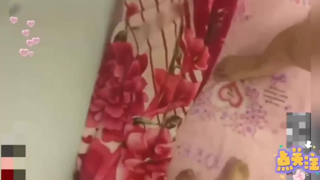 【乱伦嫂子】嫂子很听话,掰开屁股主动让我的大鸡巴进去,内射在备孕的嫂子 预览截图 11