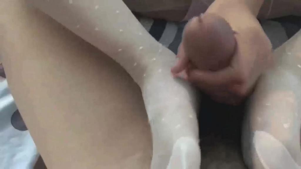 哄骗妹妹穿上白丝给哥哥足交,鸡巴硬了插入 预览截图 6