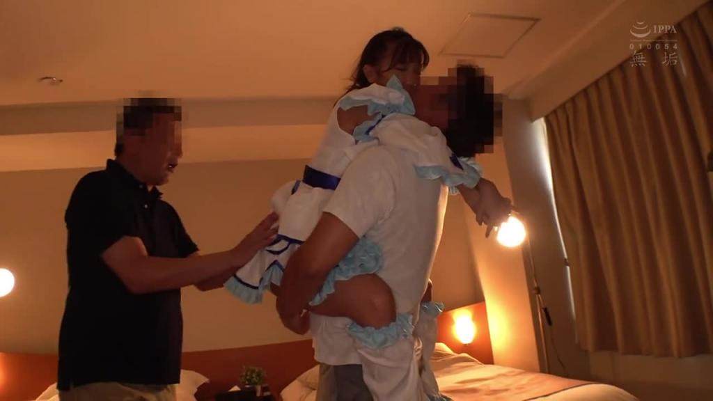147公分 A罩杯。今天也什么都听。 这角色扮演少女、正在出售中。 MUKC-051 预览截图 9