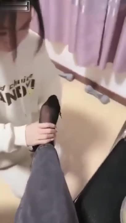 女主到小m家做客 日常调教 服务女主吃饭 中部 预览截图 8