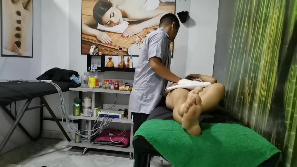 【真实女子SPA】男技师艹女顾客 预览截图 1
