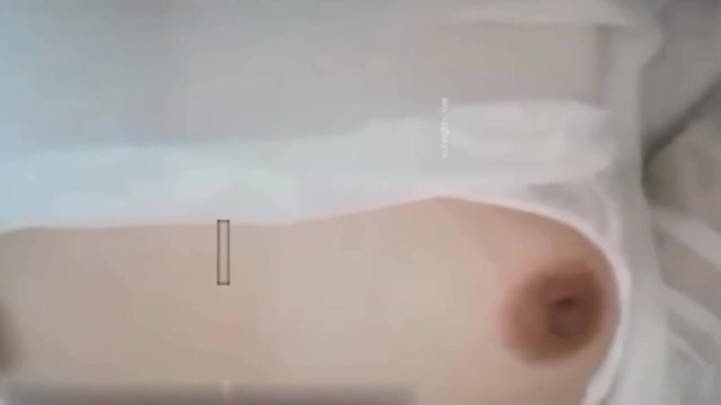 乱伦后妈完整版趁后妈喝醉了叫不醒就把后妈操了~射大奶子上了! 预览截图 3