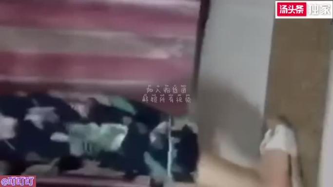 真实乱伦!畜生姐夫抱操小姨子!拼命挣扎 预览截图 8