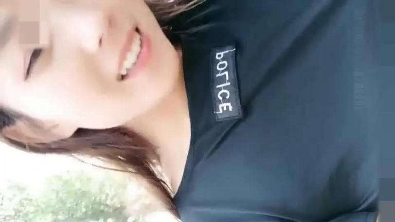 网红户外!美女和男友到乡下打炮!还有老头? 预览截图 6