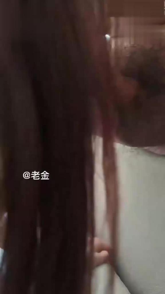 【兄妹】最新乱伦流出,极品双马尾表妹偷晴,隔壁居然是表妹公公婆婆,被发现 预览截图 1
