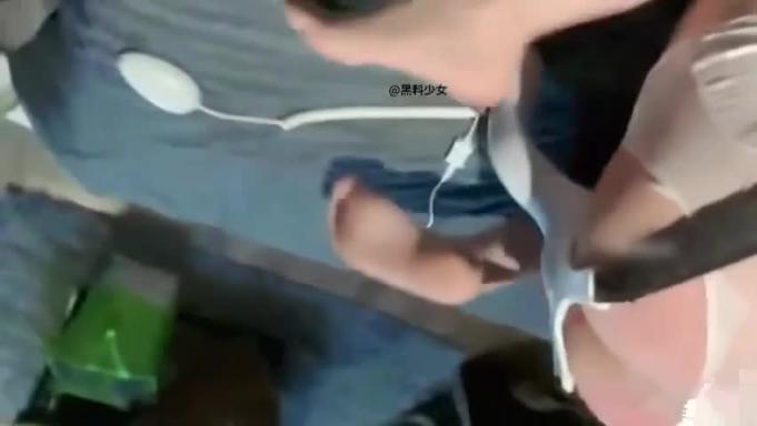 捆绑调教泄密，深圳反差女网红[疯批美人]重度抖M 预览截图 1