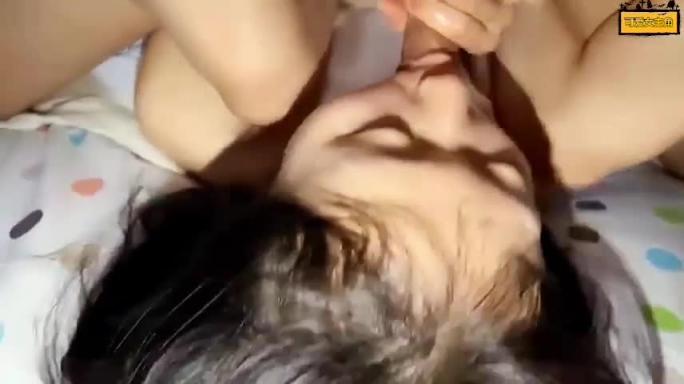 刚发育高中妹妹吞精！无套啪啪小妹妹！ 预览截图 10