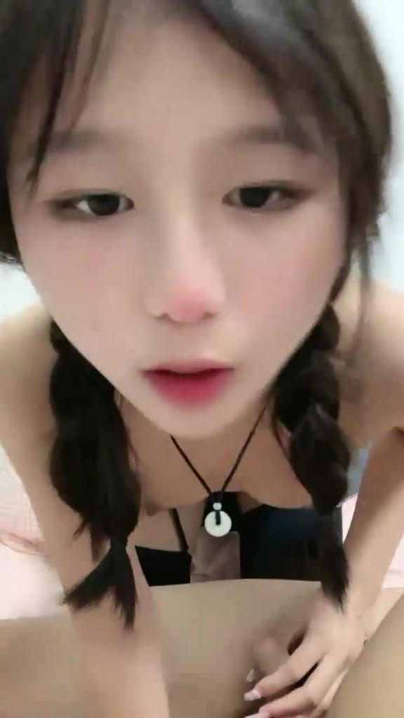 【19清纯学生妹】和小男友爱爱，舌吻调情，后入骑乘 预览截图 12