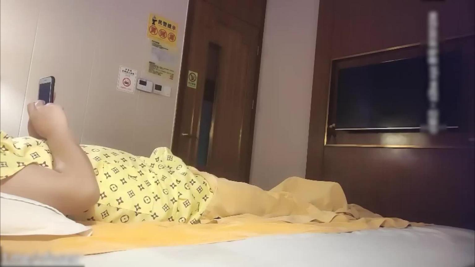 【足欲探花】按摩店极品小少妇，暧昧氛围下孤男寡女，干柴烈火 预览截图 4