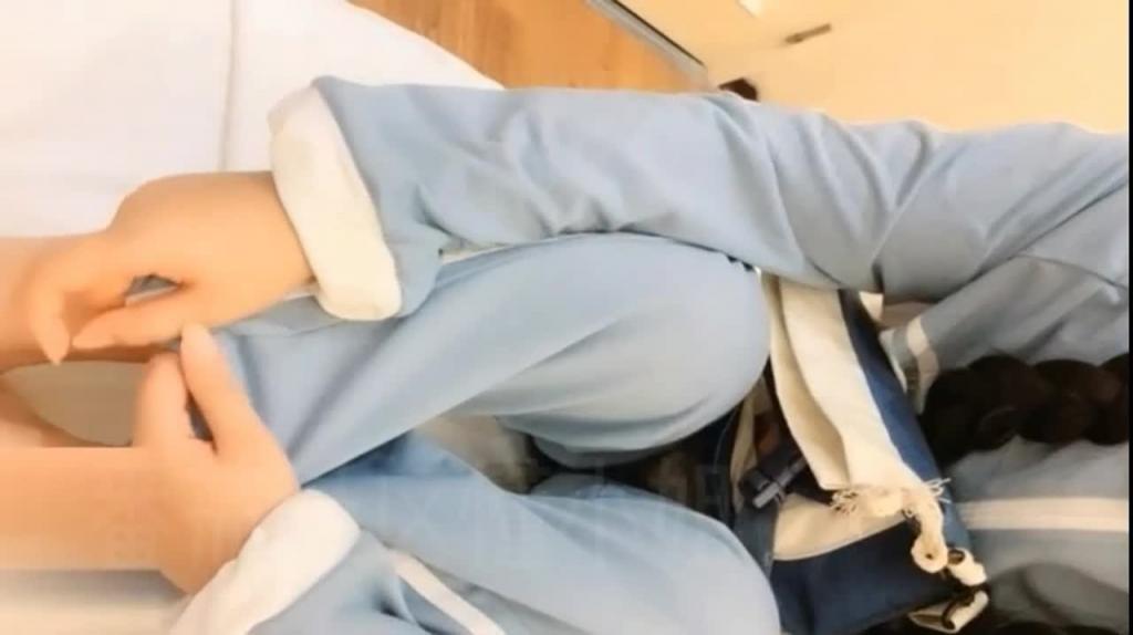 破处学生妹~粉嫩小奶头真实处女 预览截图 1