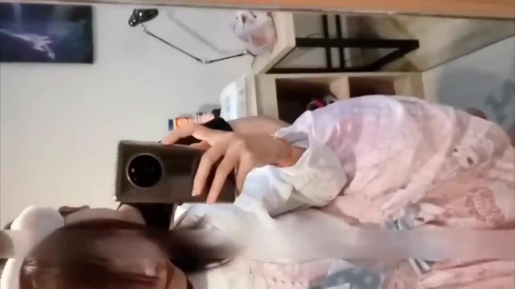 马尾辫萝莉少女自拍自己被操过程 预览截图 10