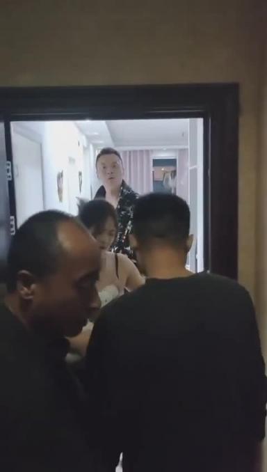 捉奸现场，网红莉莉安婚内出轨！养男人养到家里来了…… 预览截图 10
