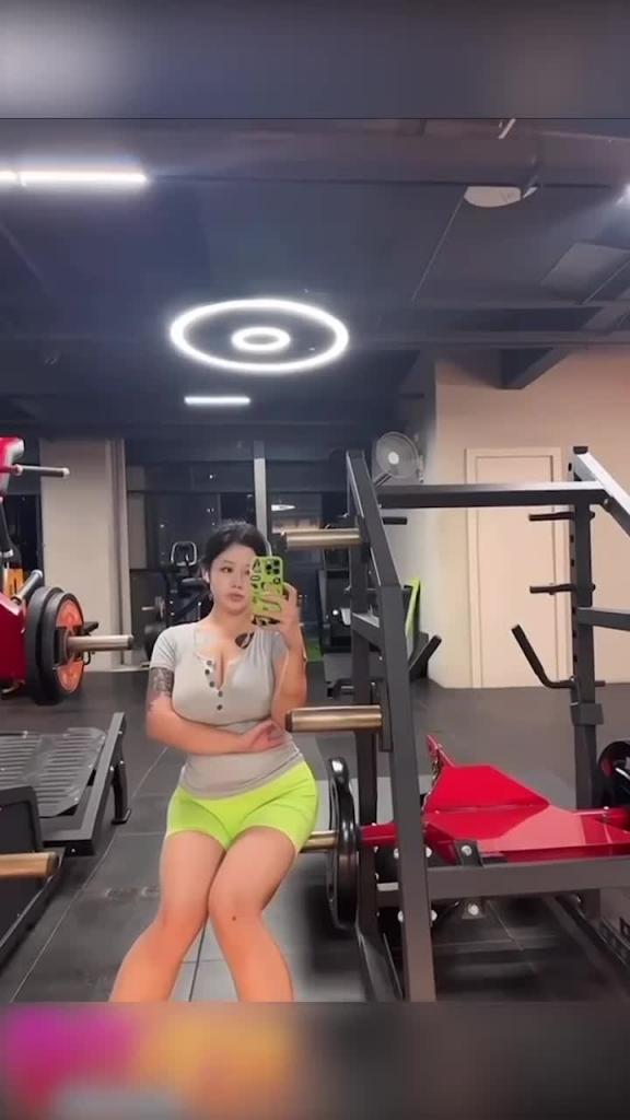 独家曝光!抖音南宁大奶网红 针多鱼 浴室自拍蹂奶视频流出 纹身实锤本人无疑! 预览截图 1