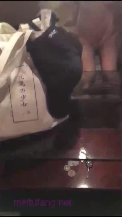 【新瓜泄密】微笑甜妹极致反差婊！和男朋友各种姿势玩得笑容不断还有点羞射！ 预览截图 6