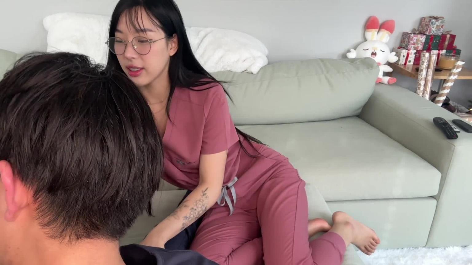 AMAF 医学生 Elle Lee 向她的导师报恩 -Elle Lee 预览截图 3
