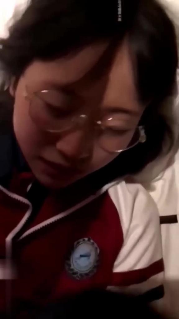 破处河南实验中学眼镜校服妹 预览截图 6