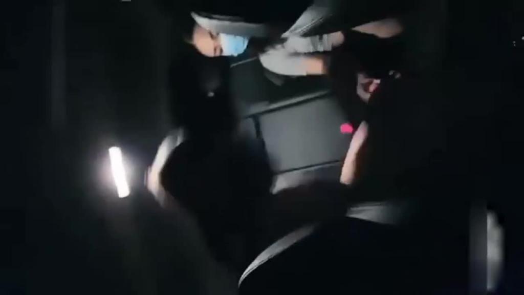 广西学妹乱伦公园乱交,广西小伙三男三女考试结束公园释放,三个妹子一个比一个嫩,逼温又紧还是无套内射 预览截图 7